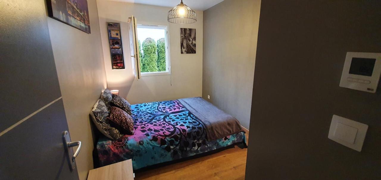 1 Chambre Privative Avec Bureau Et Cuisine Dans Maison 105 M2 Montfaucon Montfaucon  Εξωτερικό φωτογραφία