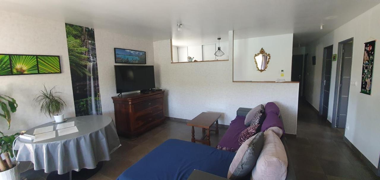 1 Chambre Privative Avec Bureau Et Cuisine Dans Maison 105 M2 Montfaucon Montfaucon  Εξωτερικό φωτογραφία